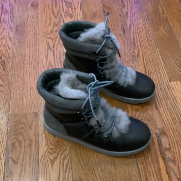 Boots - Picture 2 of 5